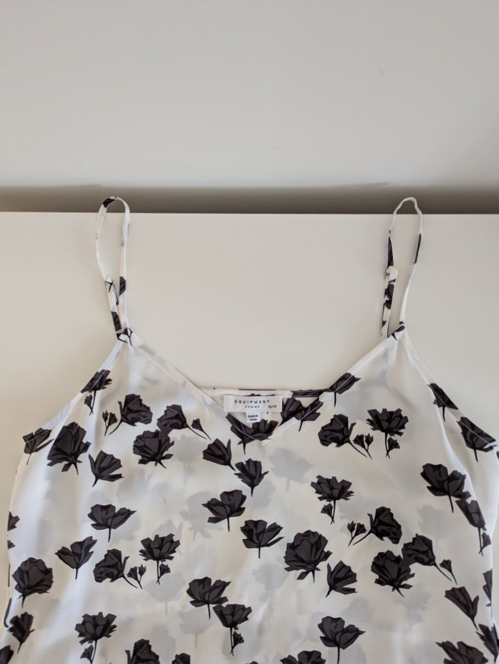 Equipment 100% Silk Spaghetti Strap Camisole / Tank Size XS